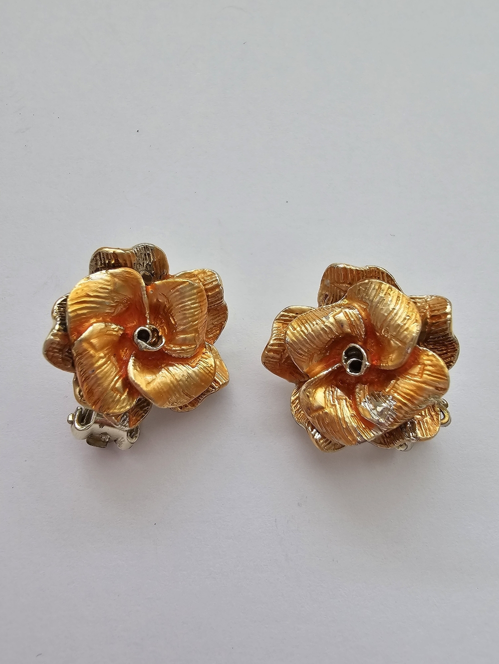 Vintage Dina Signed Gold Tone Rose Blossom Clip-On Earrings - Textured Floral​